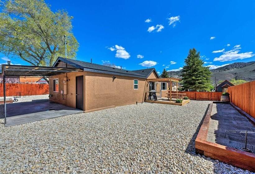 Downtown Home W/large Yard, 21 Mi To Monarch!