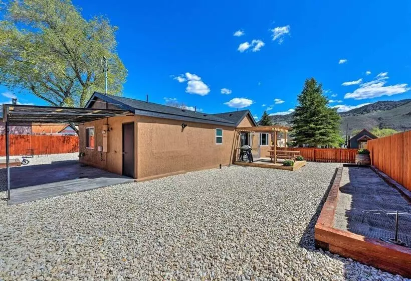 Downtown Home W/large Yard, 21 Mi To Monarch!