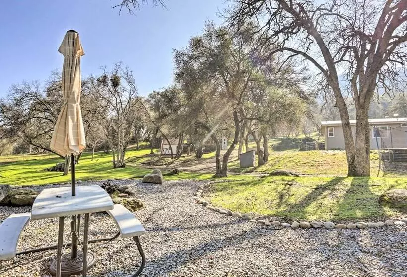 Family Home Near Kings & Sequoia National Parks!