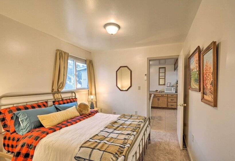 Family Home Near Kings & Sequoia National Parks!