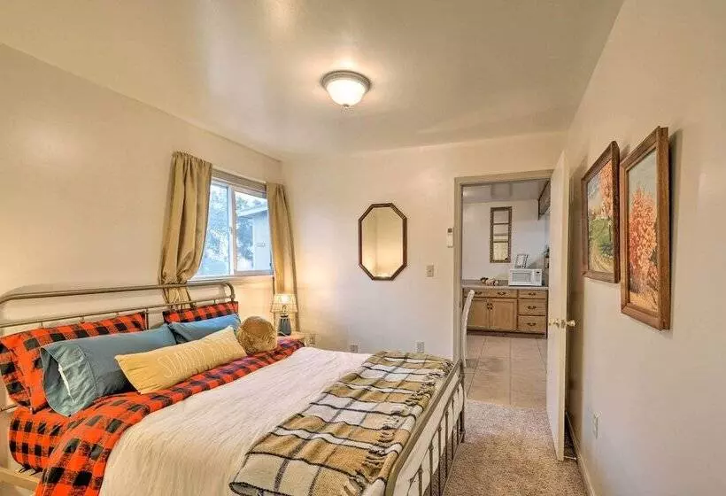 Family Home Near Kings & Sequoia National Parks!