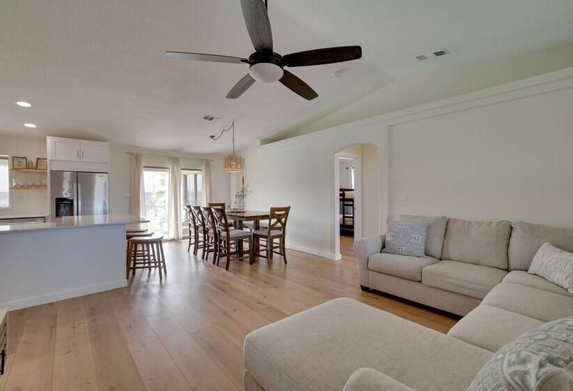 Lake Havasu Home W/ Fire Pit & Grill, 3 Mi To Lake