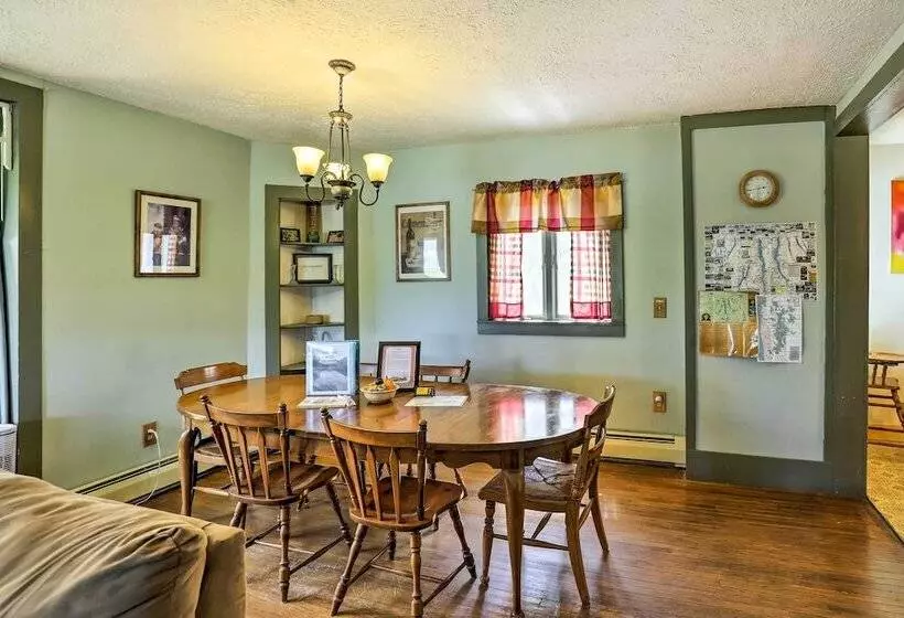 Finger Lakes Home W/ Sweeping Views And Sun Deck!