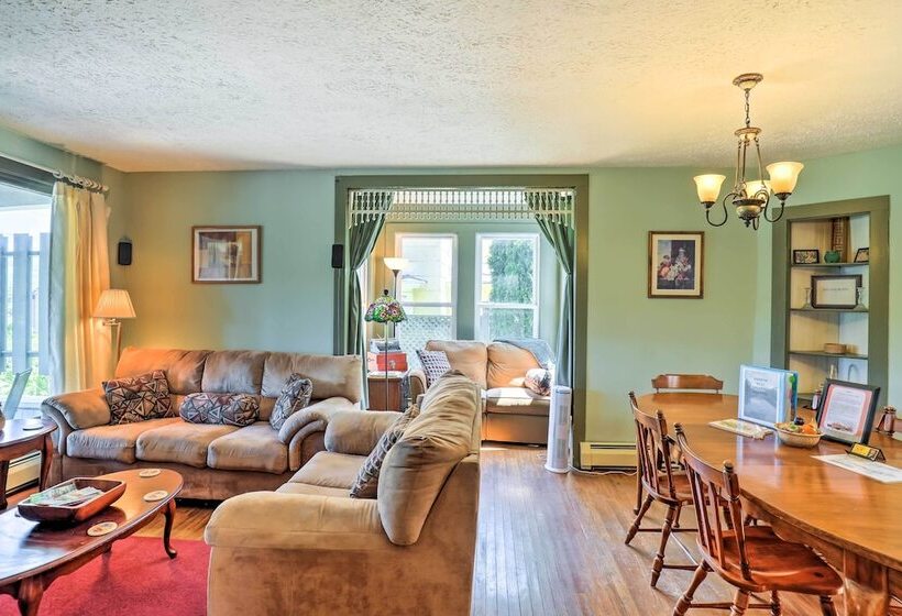 Finger Lakes Home W/ Sweeping Views And Sun Deck!