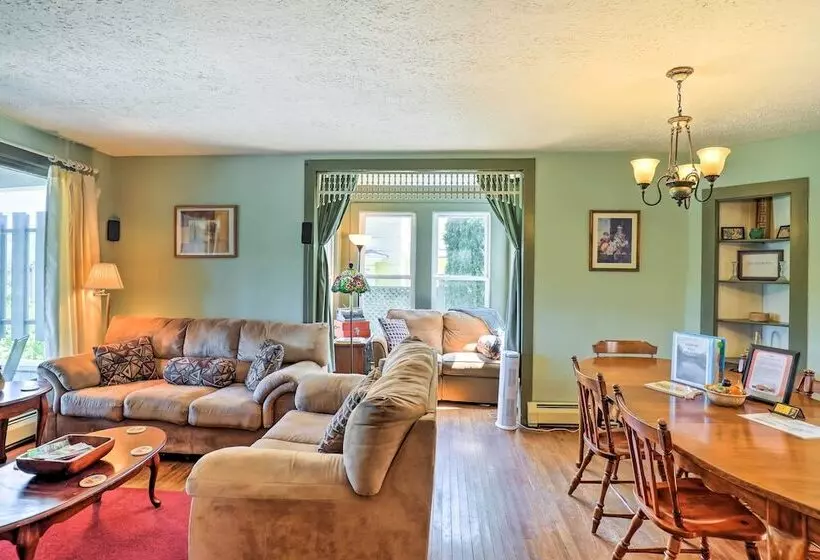 Finger Lakes Home W/ Sweeping Views And Sun Deck!