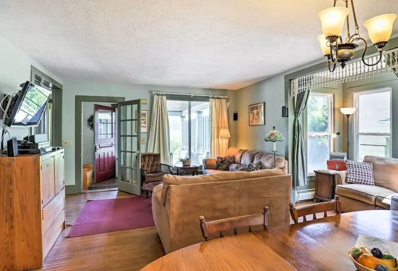 Finger Lakes Home W/ Sweeping Views And Sun Deck!