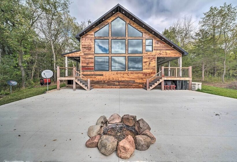 Galena Cabin W/ Wraparound Porch & Game Room!