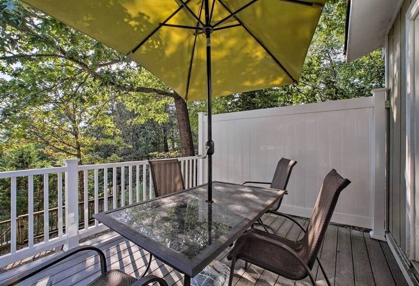 Hillside Rogers Cottage W/ Beaver Lake Views!