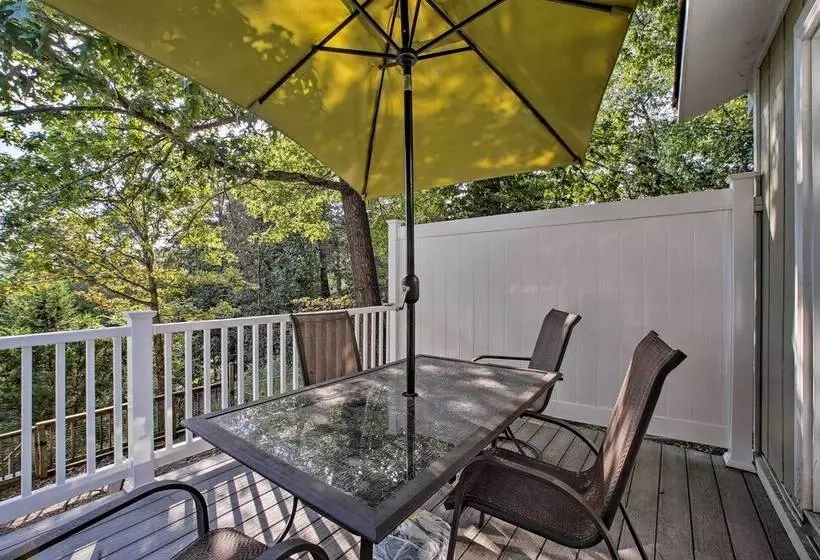 Hillside Rogers Cottage W/ Beaver Lake Views!