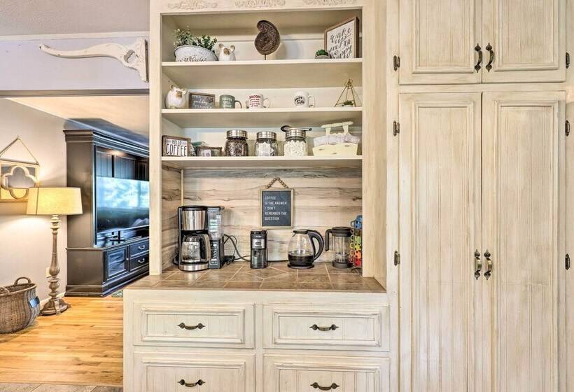 Prescott Home W/ Fireplace ~ 2 Mi To Downtown!