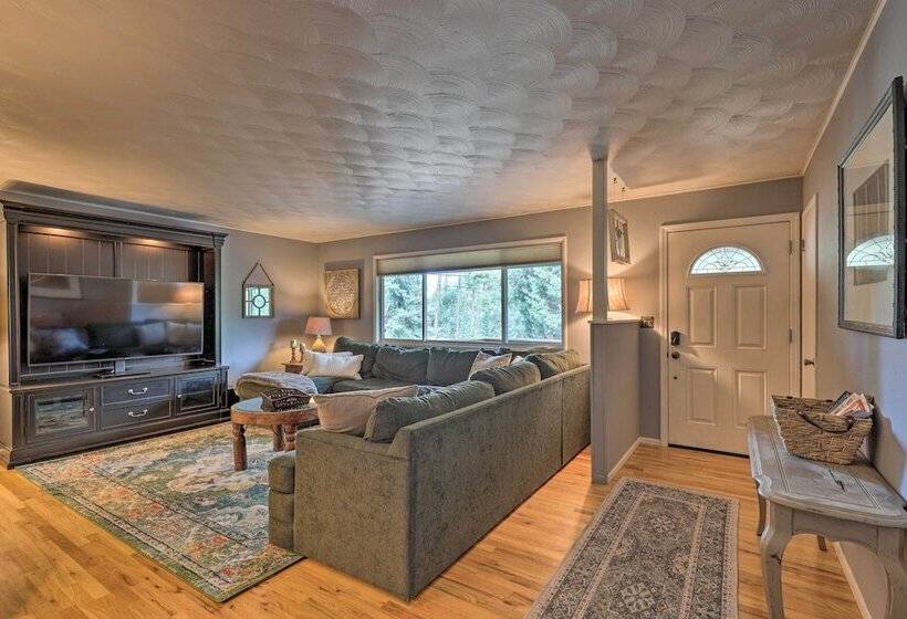 Prescott Home W/ Fireplace ~ 2 Mi To Downtown!