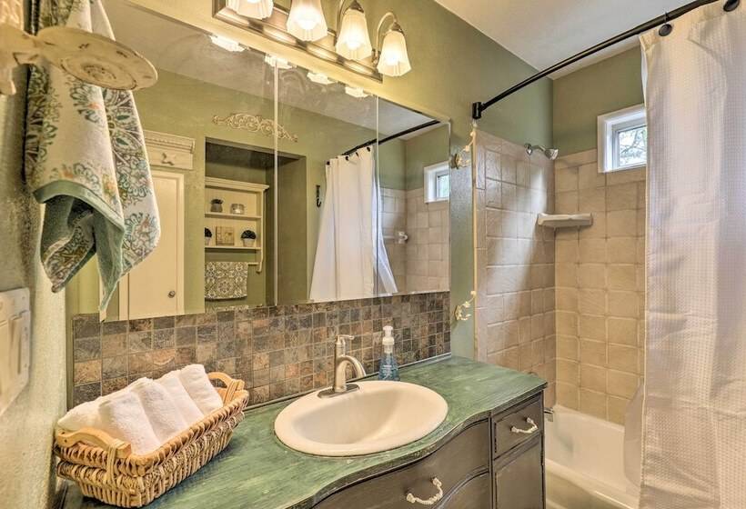 Prescott Home W/ Fireplace ~ 2 Mi To Downtown!