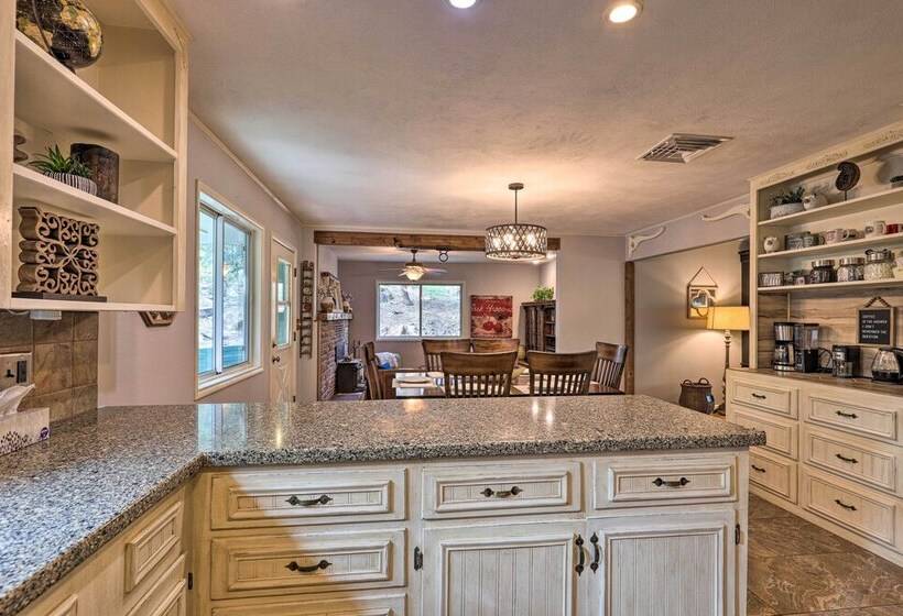 Prescott Home W/ Fireplace ~ 2 Mi To Downtown!