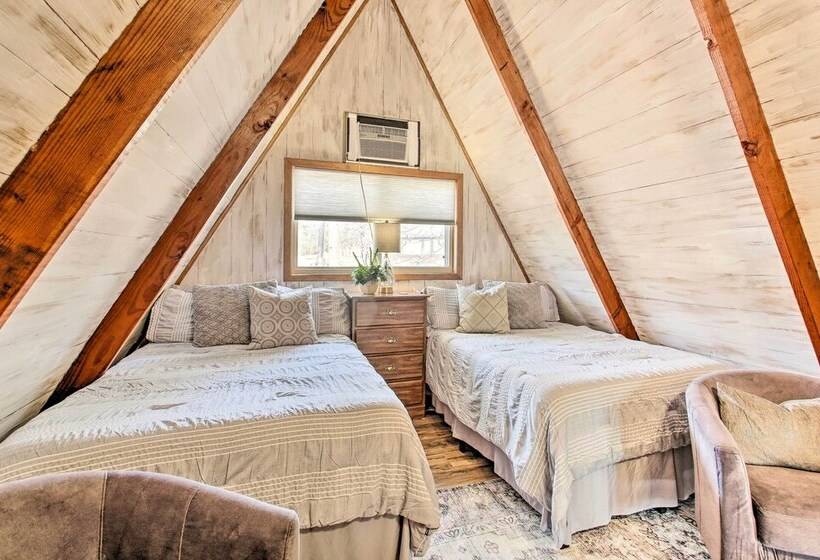 Lake Hamilton Cabin: Boating Getaway!