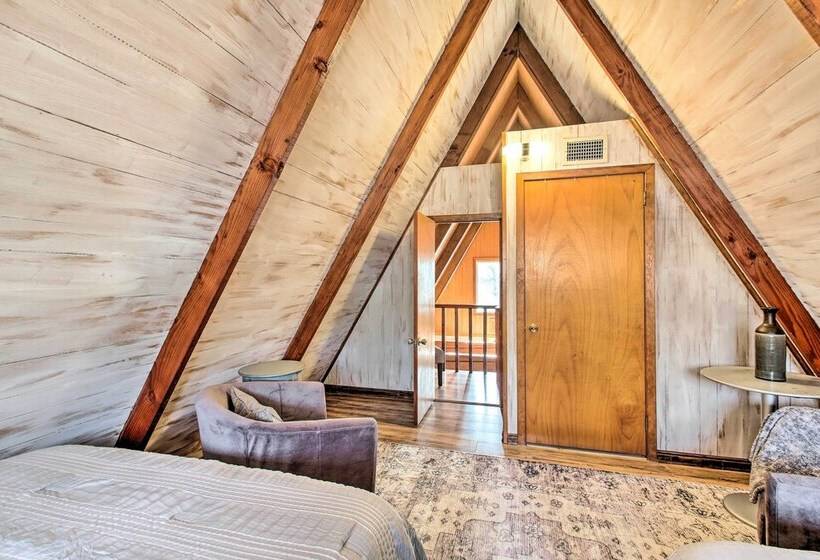 Lake Hamilton Cabin: Boating Getaway!