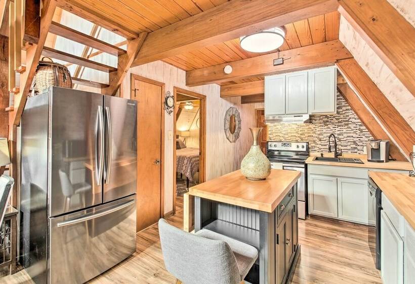 Lake Hamilton Cabin: Boating Getaway!