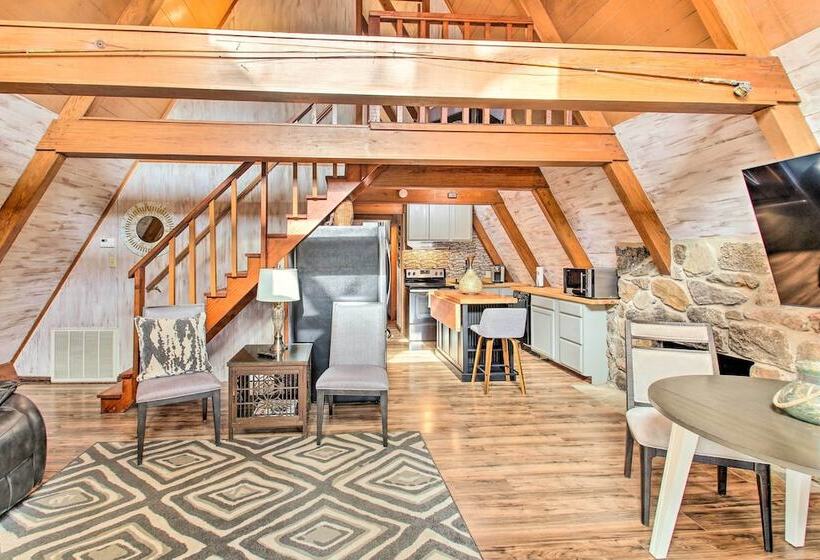 Lake Hamilton Cabin: Boating Getaway!