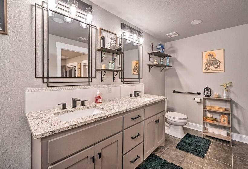 Lakefront Fort Towson Home: Private Dock & 3 Decks