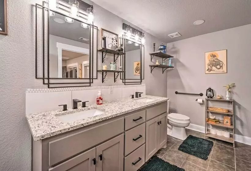 Lakefront Fort Towson Home: Private Dock & 3 Decks