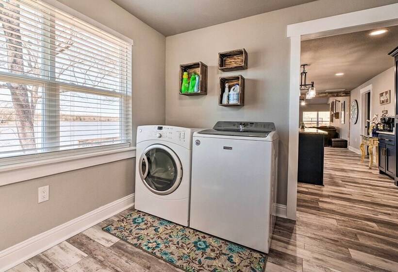 Lakefront Fort Towson Home: Private Dock & 3 Decks