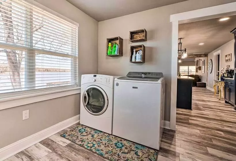 Lakefront Fort Towson Home: Private Dock & 3 Decks