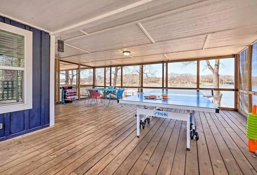 Lakefront Fort Towson Home: Private Dock & 3 Decks
