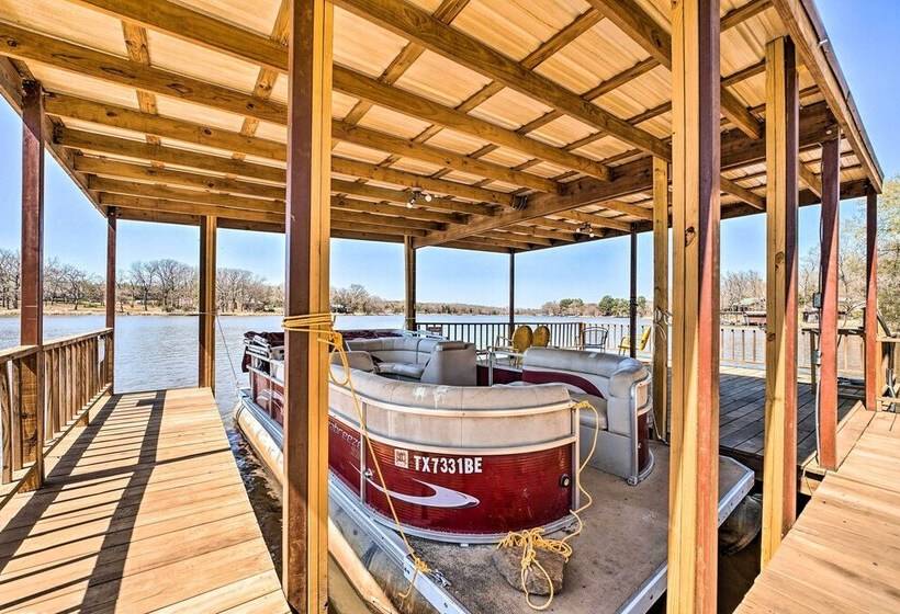Lakefront Fort Towson Home: Private Dock & 3 Decks