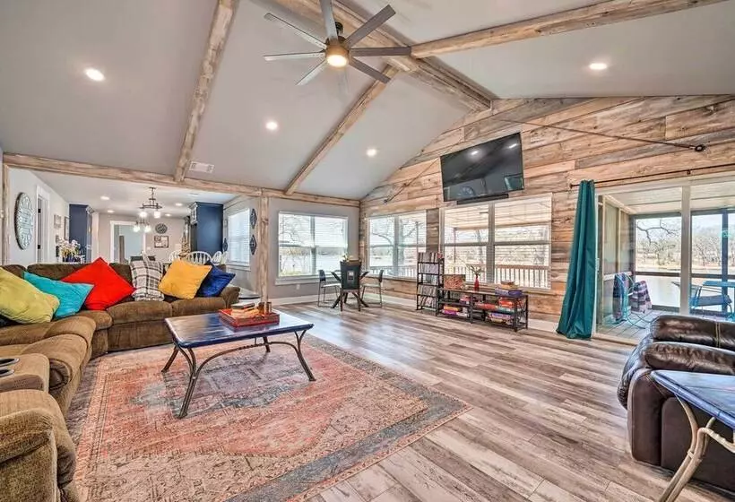 Lakefront Fort Towson Home: Private Dock & 3 Decks