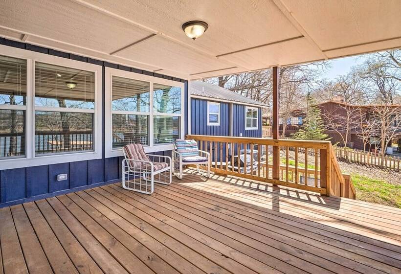 Lakefront Fort Towson Home: Private Dock & 3 Decks