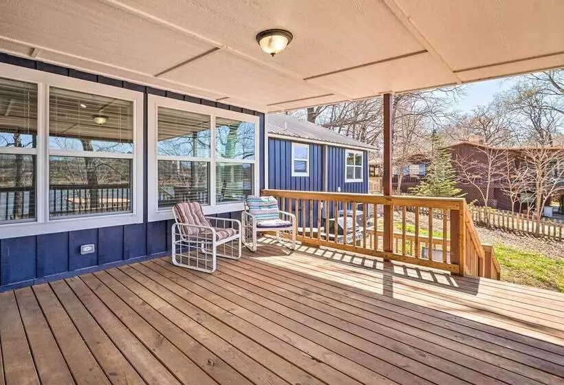 Lakefront Fort Towson Home: Private Dock & 3 Decks