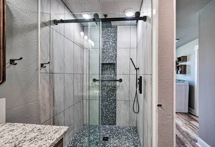 Lakefront Fort Towson Home: Private Dock & 3 Decks