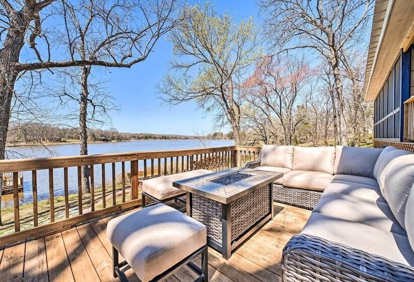 Lakefront Fort Towson Home: Private Dock & 3 Decks