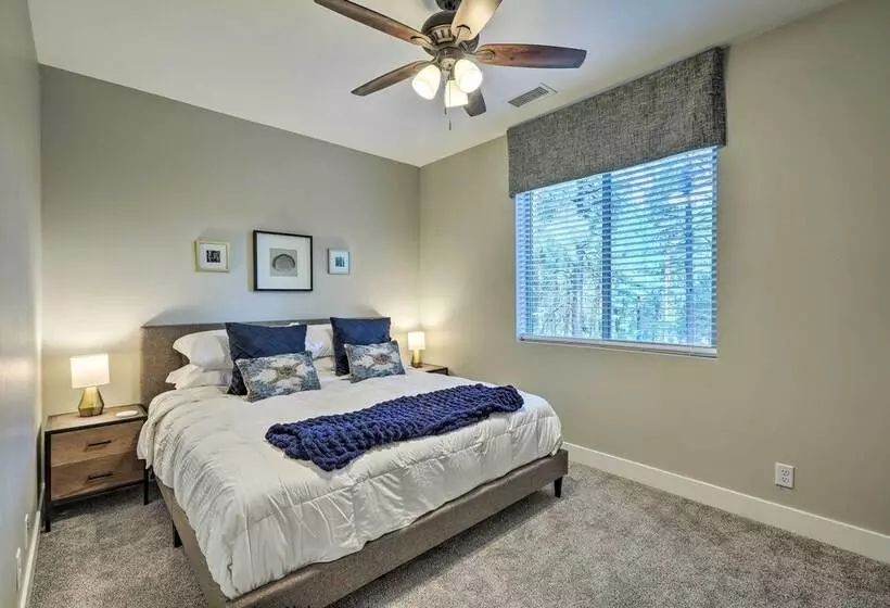 Lavish National Forest Retreat W/ Hot Tub + Views!