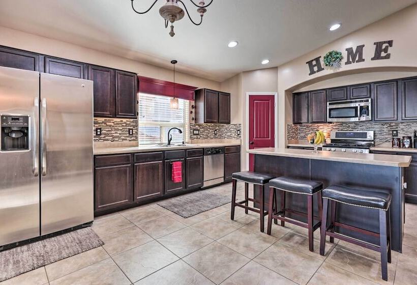 Maricopa Home W/ Swim Up Bar, Heated Pool & Slide