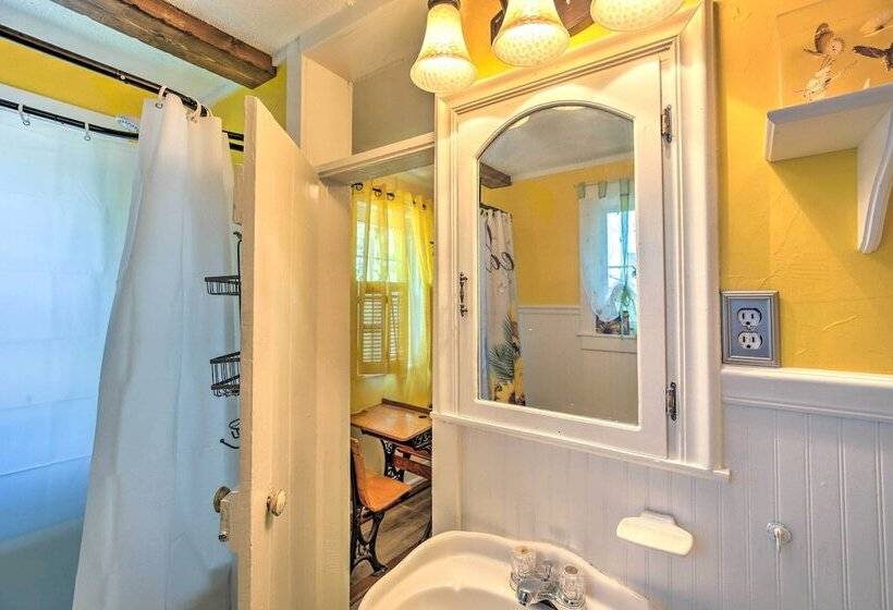 Lucy S Place  Elizabethtown Home W/ Fire Pit