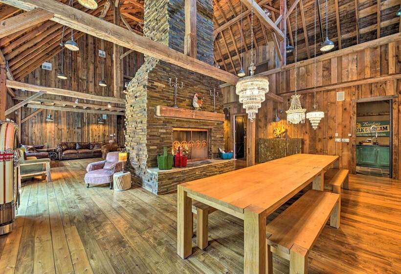 Luxe Barndominium W/ Home Gym, Theater, & More!