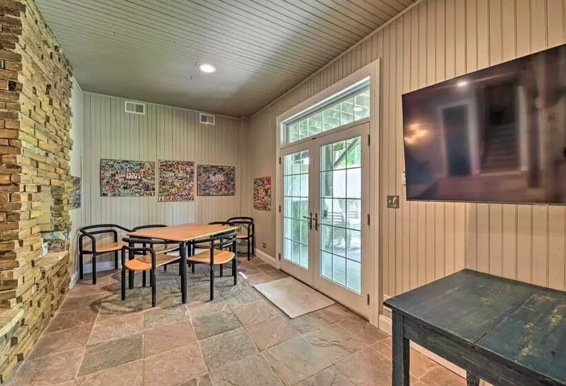 Luxe Barndominium W/ Home Gym, Theater, & More!