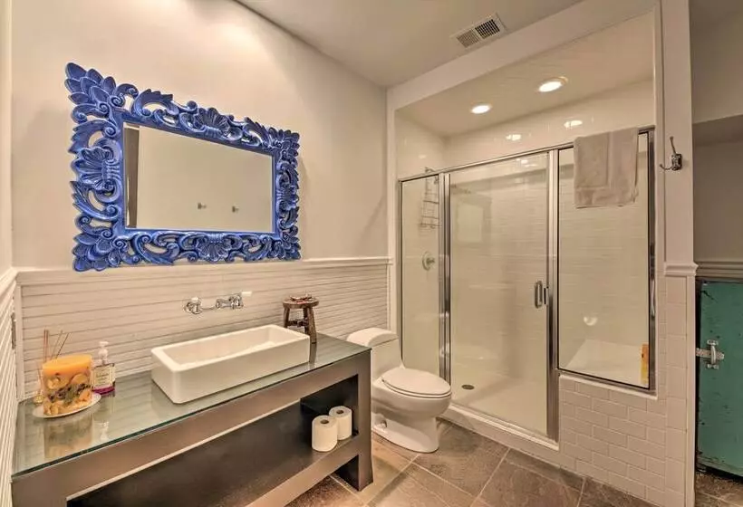 Luxe Barndominium W/ Home Gym, Theater, & More!