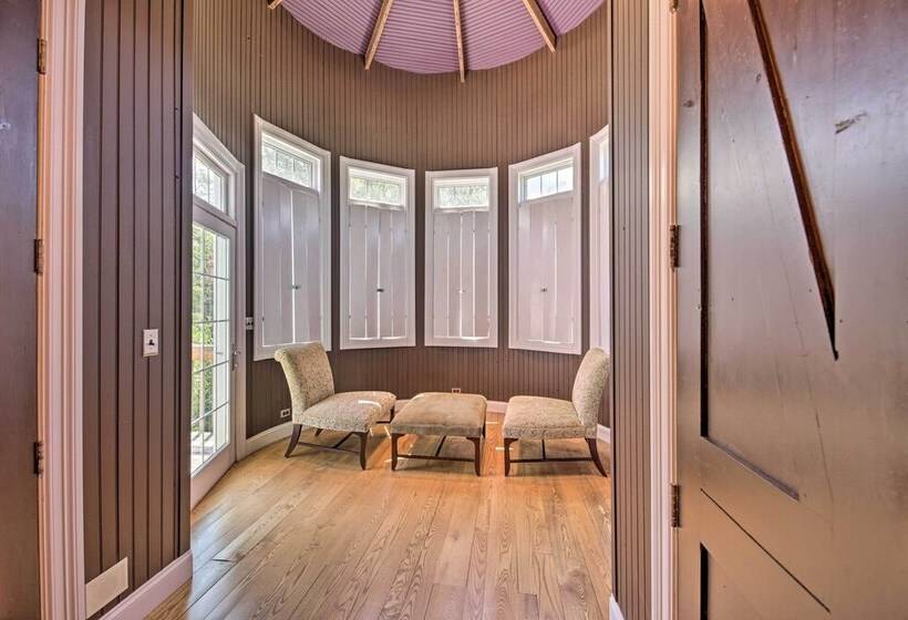 Luxe Barndominium W/ Home Gym, Theater, & More!