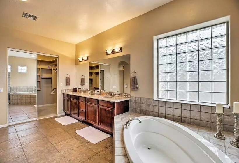 Luxury Sonoran Oasis: 11 Mi To Phoenix Raceway!