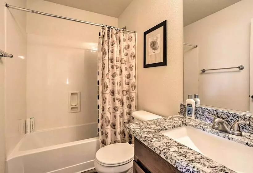 Maricopa House W/ Private Pool & Putting Green!