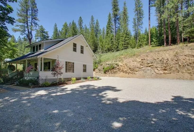 Modern Farmhouse W/ Movie Room   6 Mi To Lake!
