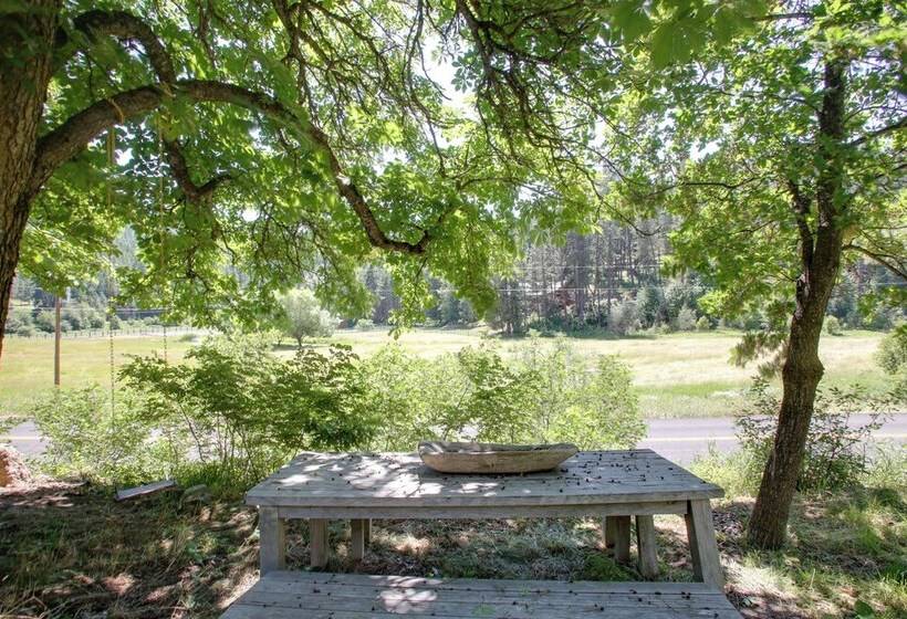 Modern Farmhouse W/ Movie Room 6 Mi To Lake!