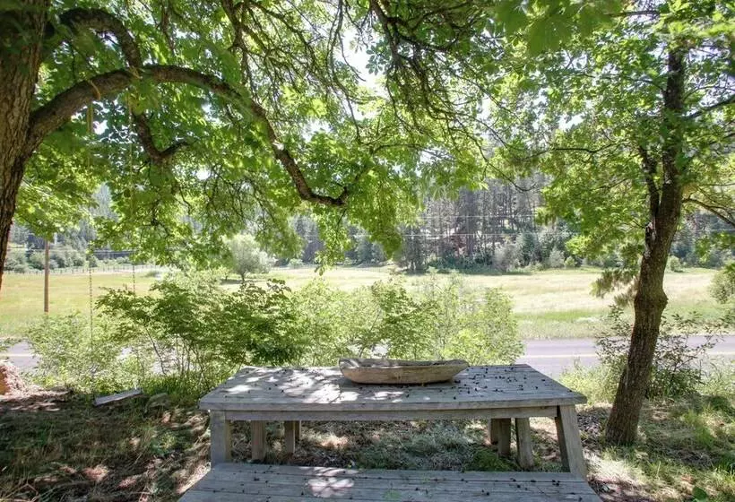 Modern Farmhouse W/ Movie Room   6 Mi To Lake!