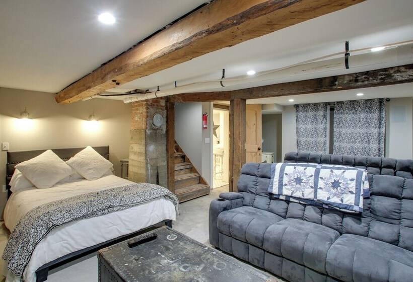 Modern Farmhouse W/ Movie Room 6 Mi To Lake!