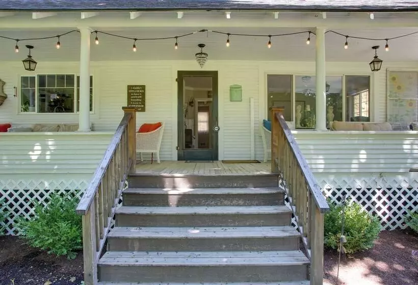 Modern Farmhouse W/ Movie Room   6 Mi To Lake!