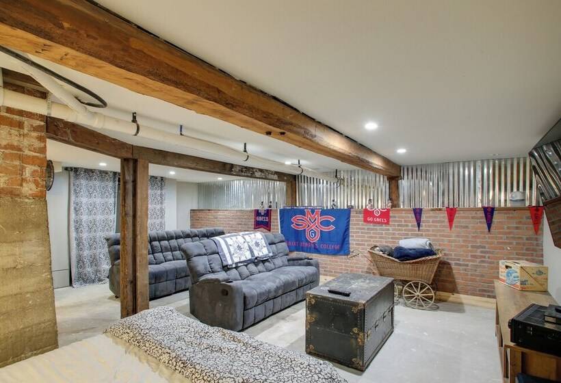 Modern Farmhouse W/ Movie Room 6 Mi To Lake!