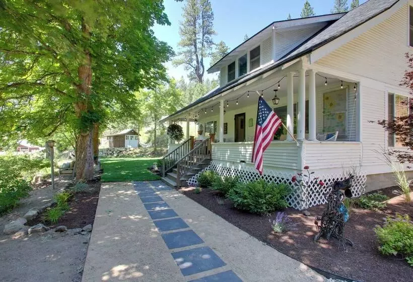 Modern Farmhouse W/ Movie Room   6 Mi To Lake!