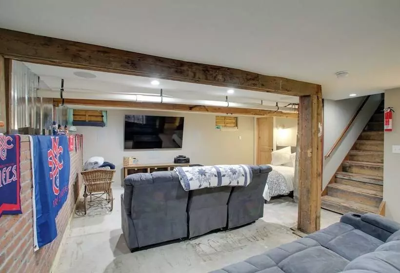 Modern Farmhouse W/ Movie Room   6 Mi To Lake!