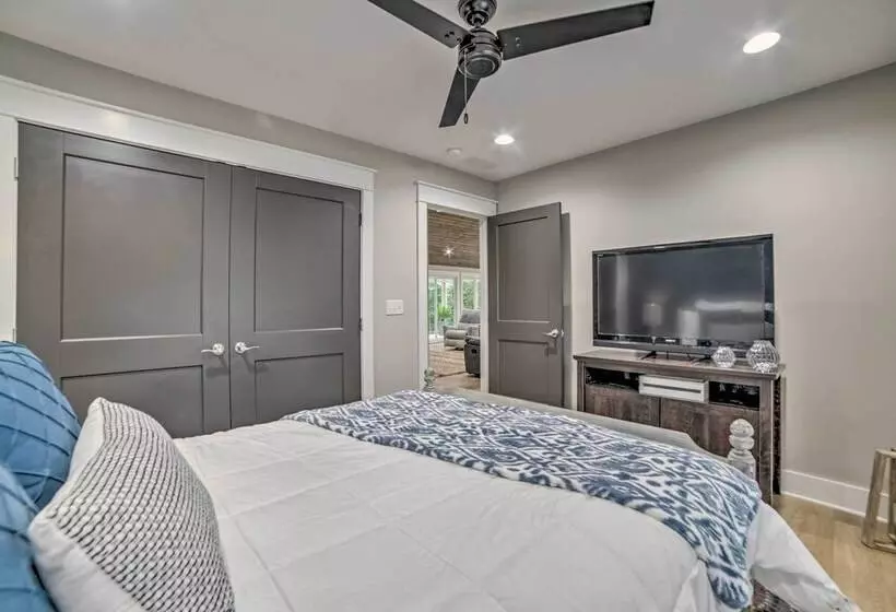 Modern Kentucky Lake Home W/ Deck, Dock, View